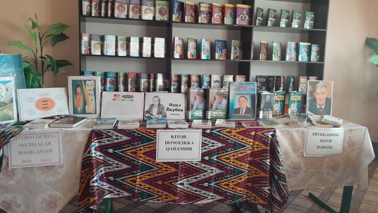 "Kitob donolikka qadamdir" nomli adabiyotlar ko'rgazmasi