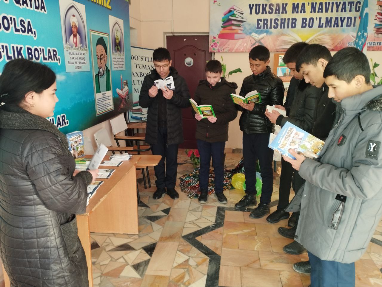 " Kitob tafakkur xazinasi " nomli yangi adabiyotlar ko‘rgazmasi tashkil etildi.