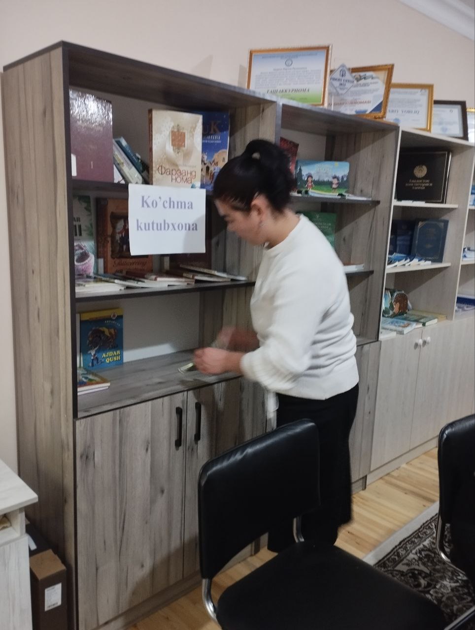Ko`chma kutubxona loyihasi doirasida tar`gibot ishlari davom etmoqda