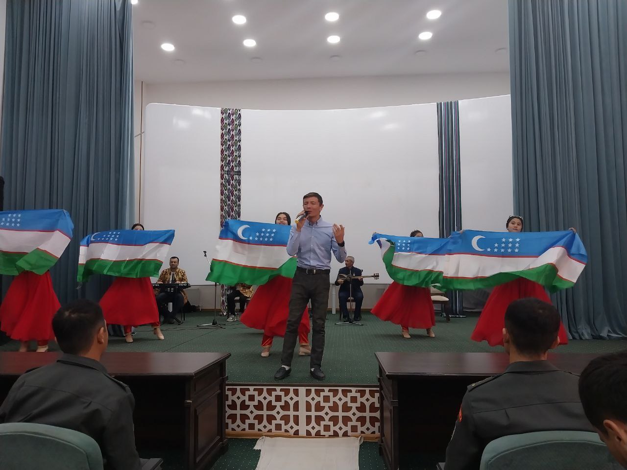"Konstitutsiya baxtimiz qomusi" deb nomlangan tadbir tashkil qilindi.