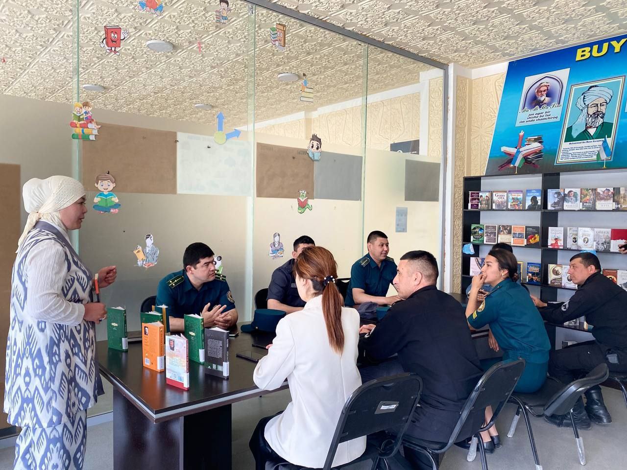 "Kitob millat xazinasi" nomli davra suhbati tashkil etildi.