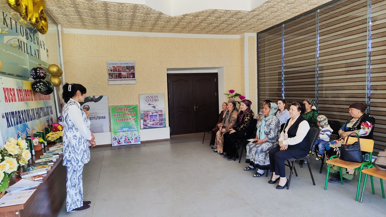 Aholi va yoshlar ishtirokida kutubxona bo'ylab ekskursiya tashkil etildi.