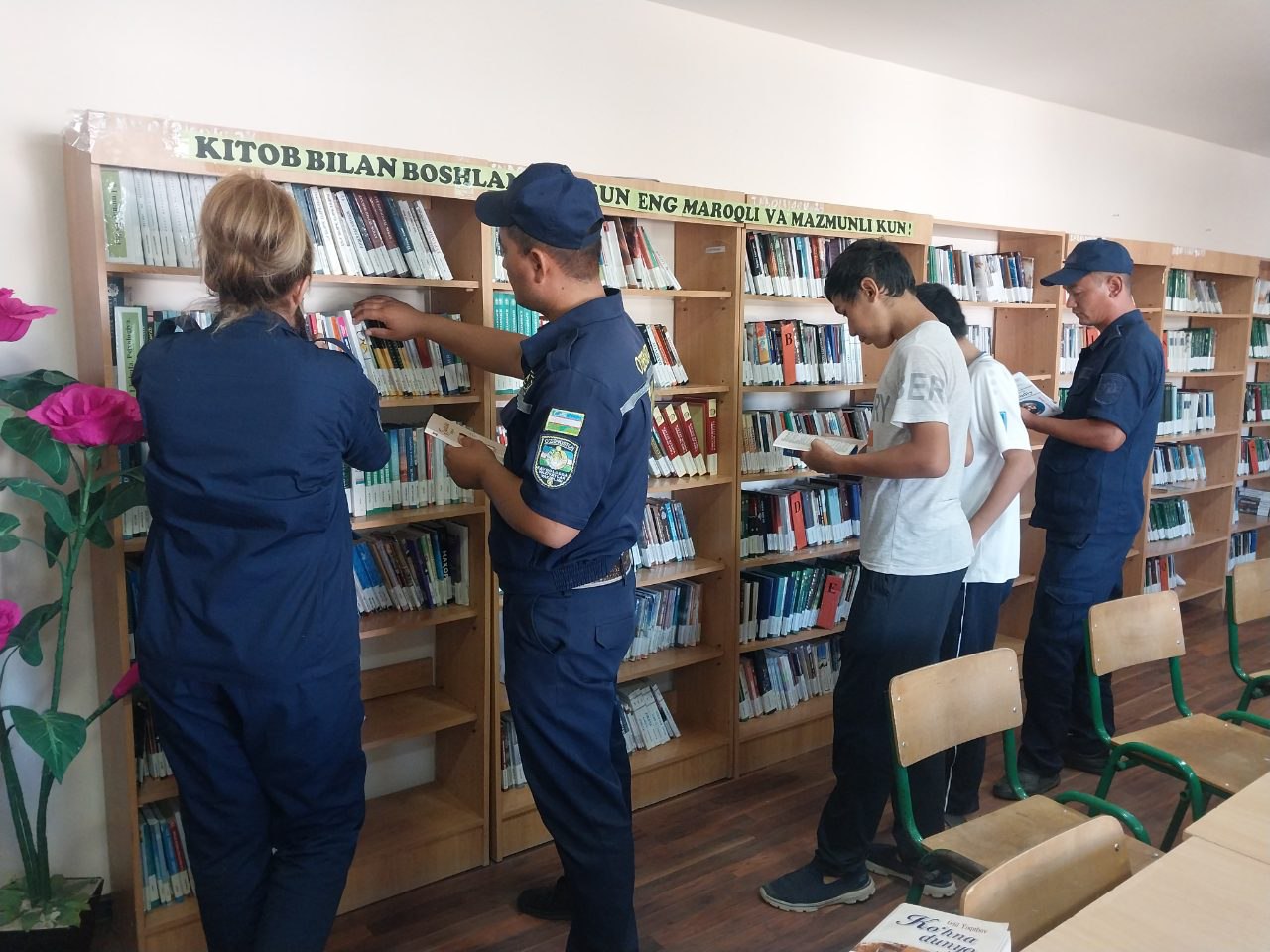 "Kitob qalb ozig‘i" nomli kutubxona bo‘ylab sayohat tashkil qilindi.