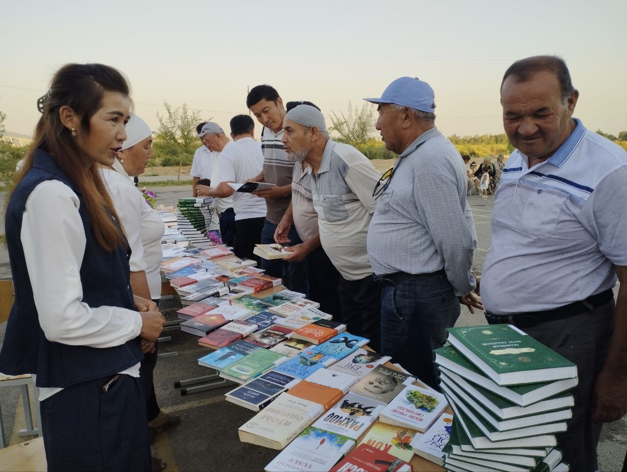 "Vatan uchun, millat uchun, xalq uchun.!" shiori ostida Umummilliy birdamlik festivali Alisher Navoiy mahallasida tashkil etildi.