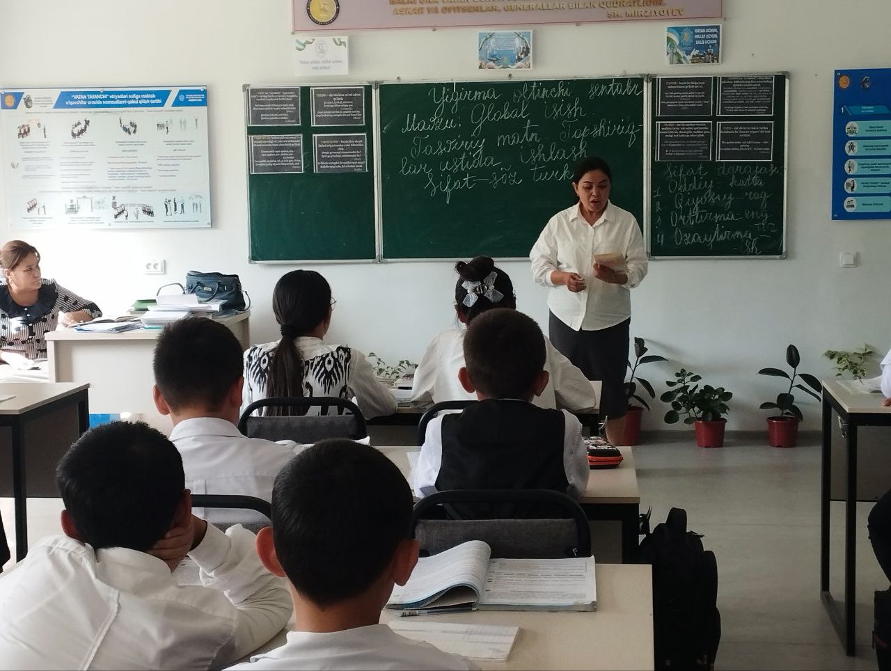 Xudoyberdi To'xtaboyevning "Jannati odamlar" kitobi taqdimot qilinib, asar mazmun mohiyati oʻquvchilarga keng bayon etildi.