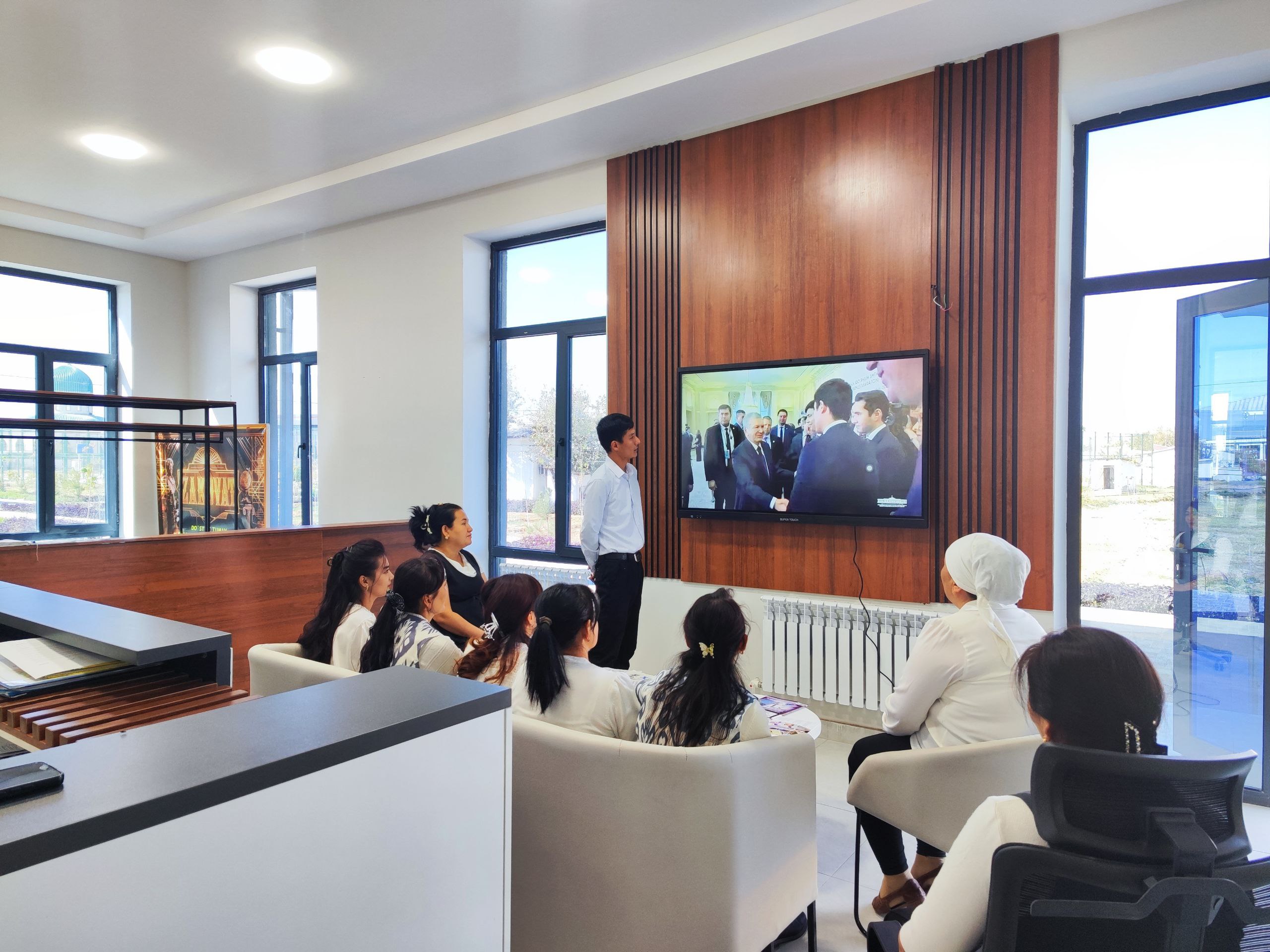 AKM xodimlari ishtirokida siyosiy-ma’rifat soati o’tkazildi.