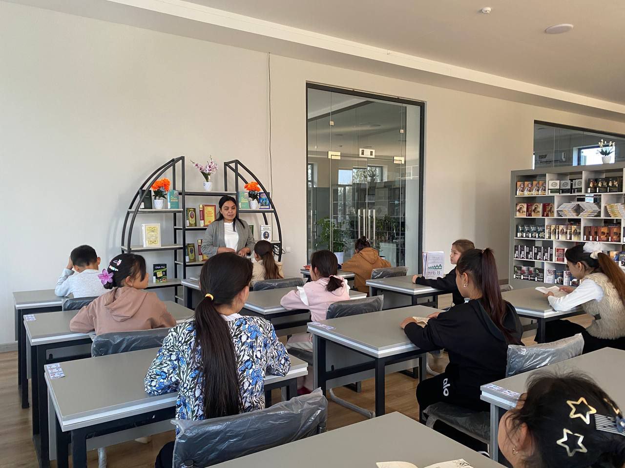 "Sehrgarning qizi " kitobi taqdimoti tashkil etildi.