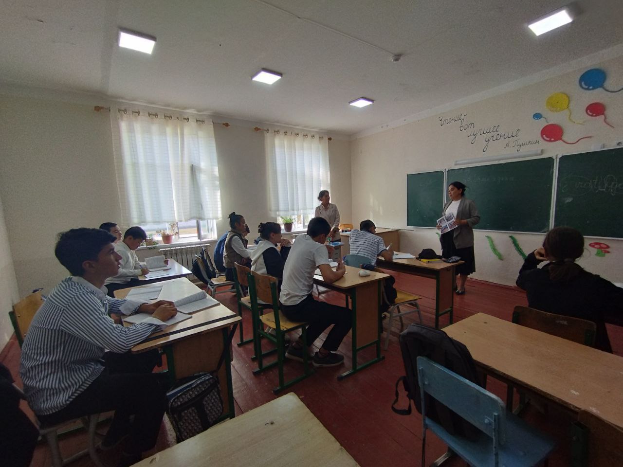 Do'stlik tuman axborot-kutubxona markazi xodimlari targ`ibot ishlarini olib borishdi