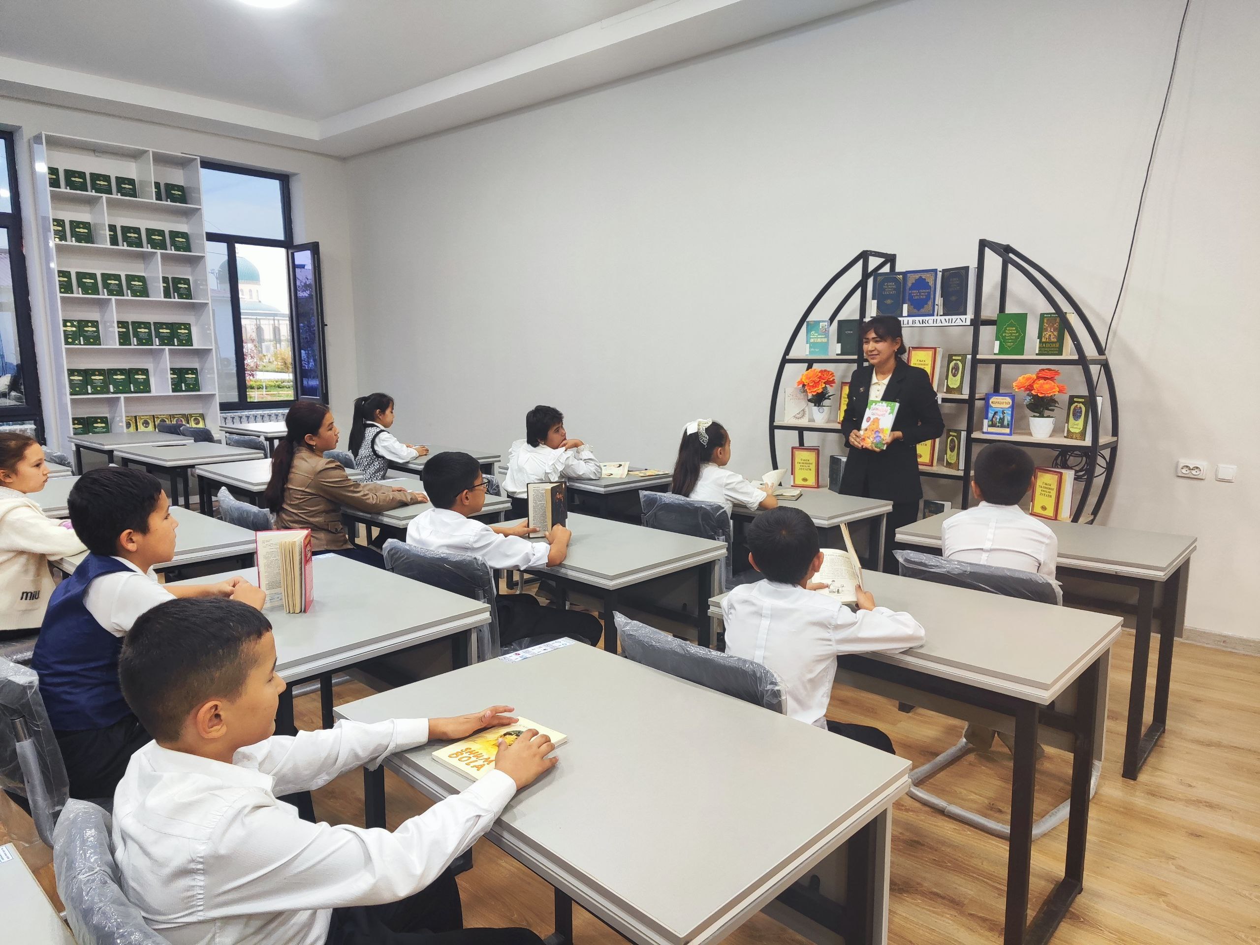 "Kitob mening doʼstim" nomli davra suhbati tashkil qilindi