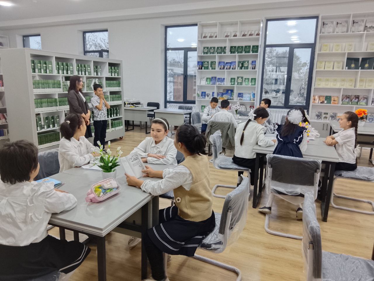 ,, Ona tili- millat ko'rki'' shiori ostida tadbir tashkil  qilindi.