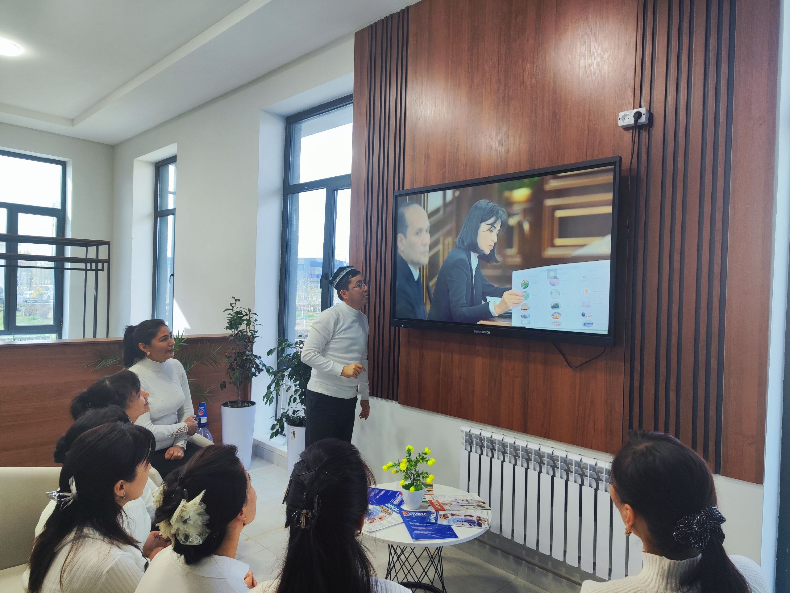 AKM xodimlari ishtirokida siyosiy-ma’rifat soati o’tkazildi.