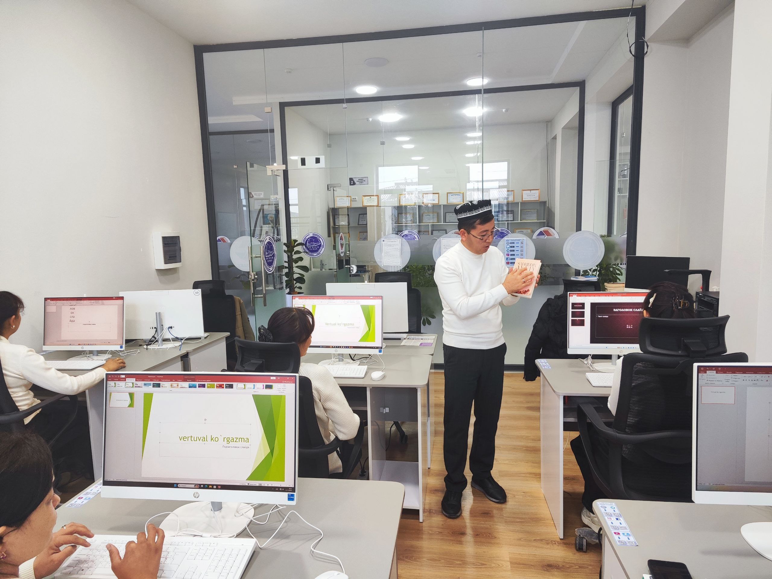 TAKM xodimlarining kompyuter savodxonligini oshirish maqsadida navbatdagi mahorat darsi boʻlib oʻtdi.