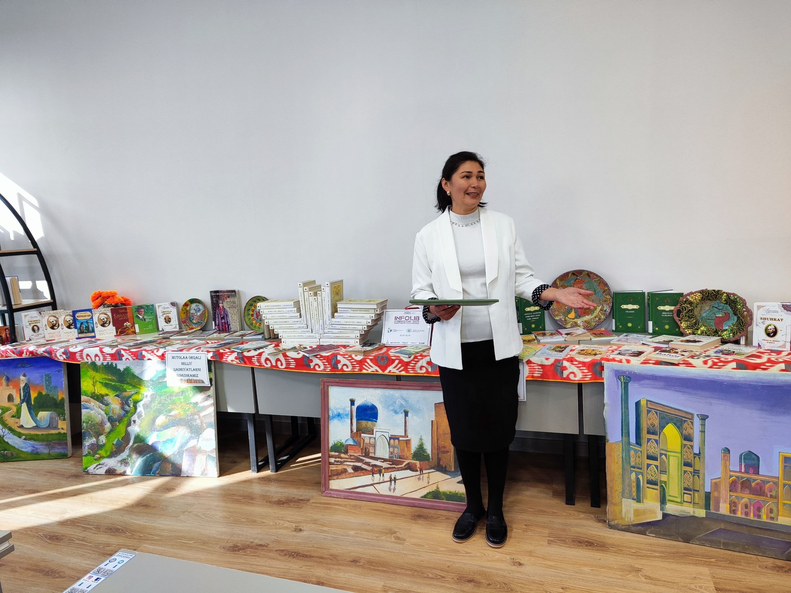 "Mutolaa orqali milliy qadriyatlarni singdiramiz" mavzusida munozara kechasi tashkil qilindi.