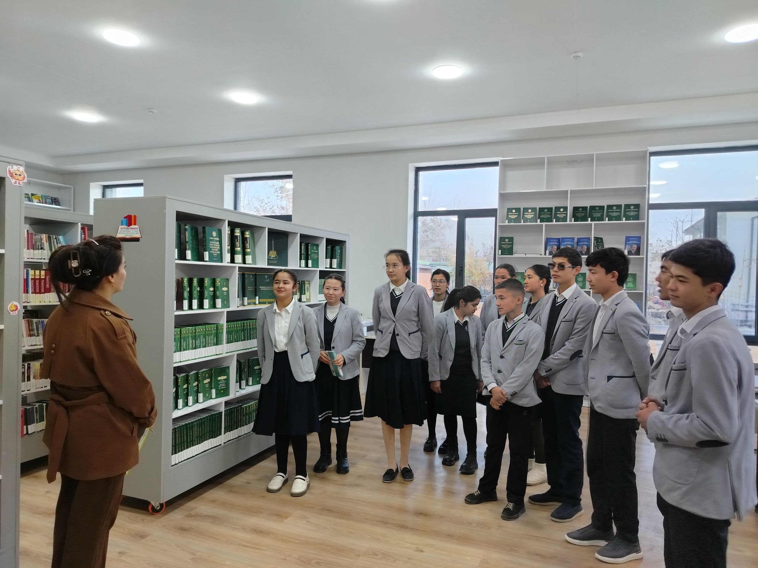 "Yangi O'zbekiston kitob va kutubxonadan boshlanadi" deb nomlangan sayohat tashkil qilindi.