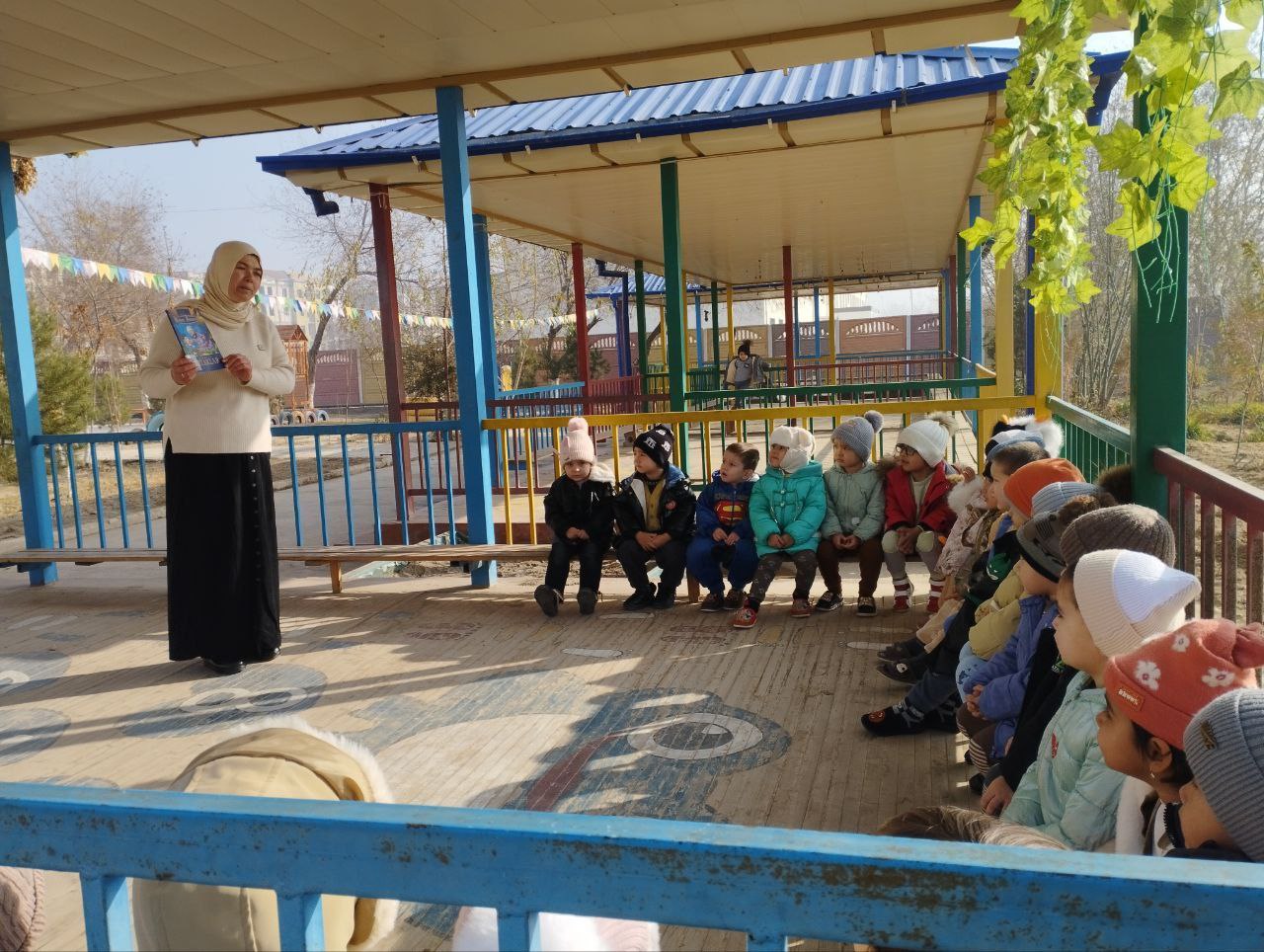 "Buvim aytgan ertaklar" shiori ostida davra suhbati tashkil qilindi .