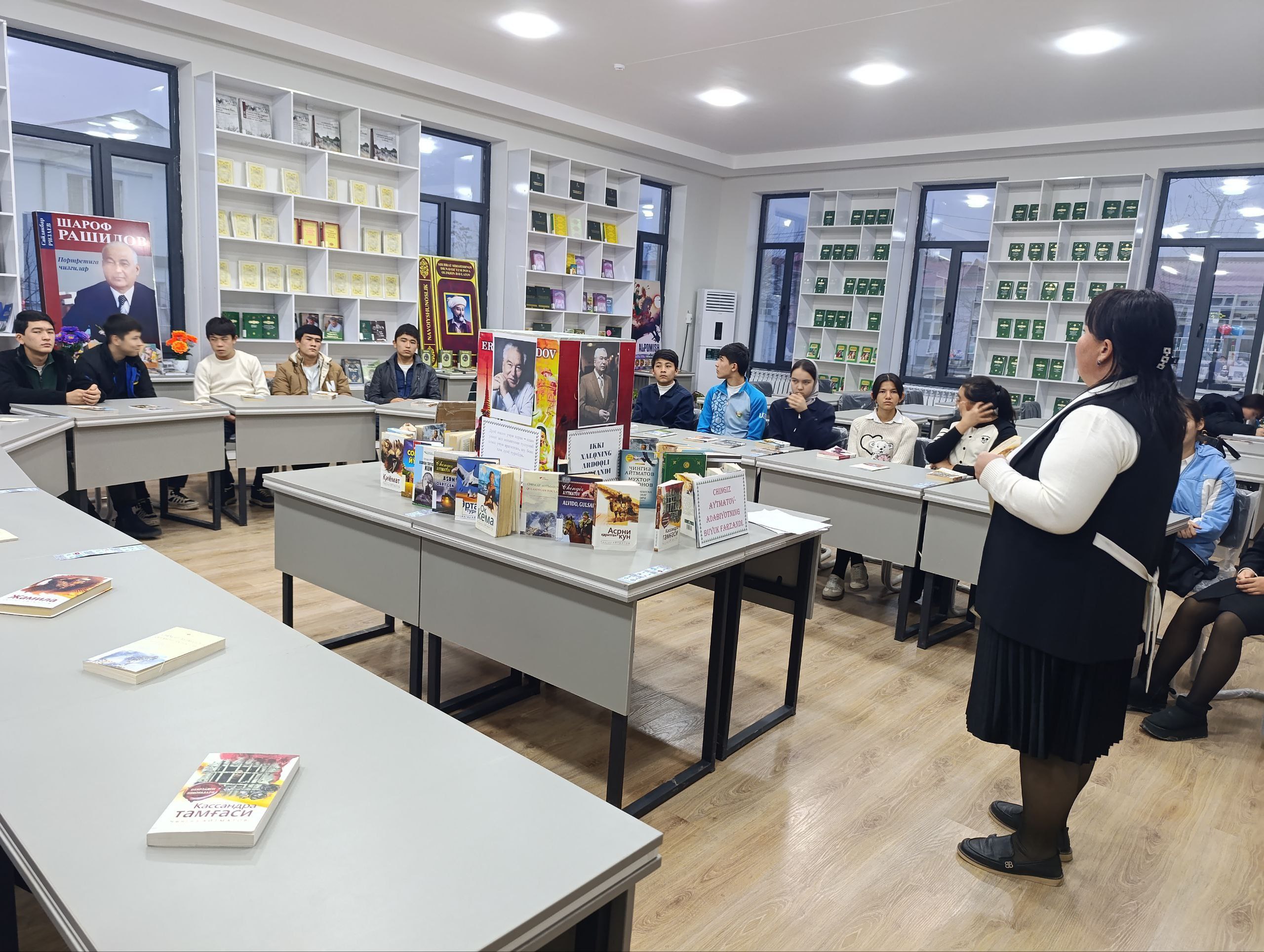 "Adabiyotning buyuk farzandi" nomli davra suhbati tashkil etildi.