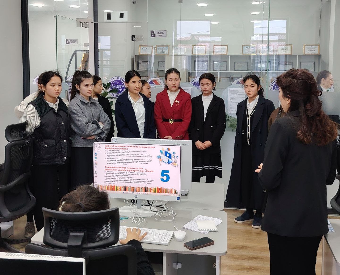 “Kitob – tafakkur va taraqqiyot manbai” deb nomlangan  sayohat tashkil etildi.