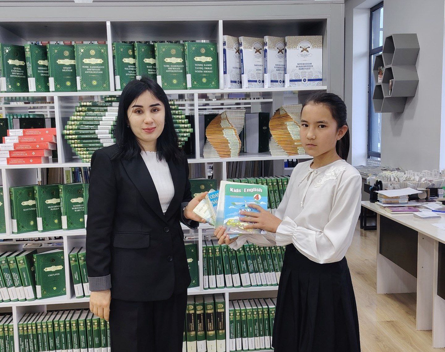 “Kutubxonaga kitob sovg‘a qilaman” aksiyasi doirasida yana bir ezgu tashabbus amalga oshirildi.