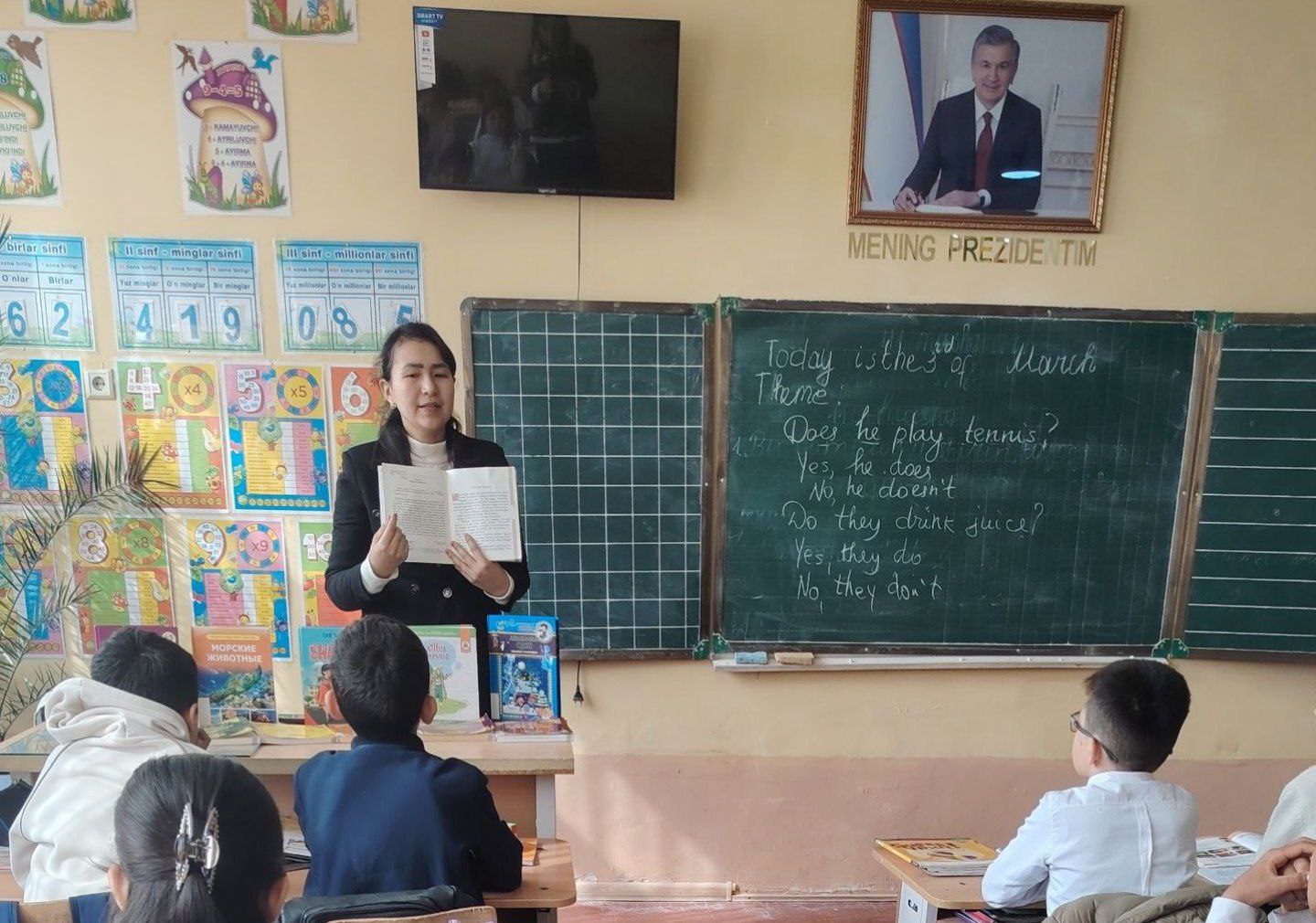 “Kitob – qalb gavhari” nomli davra suhbati tashkil etildi.