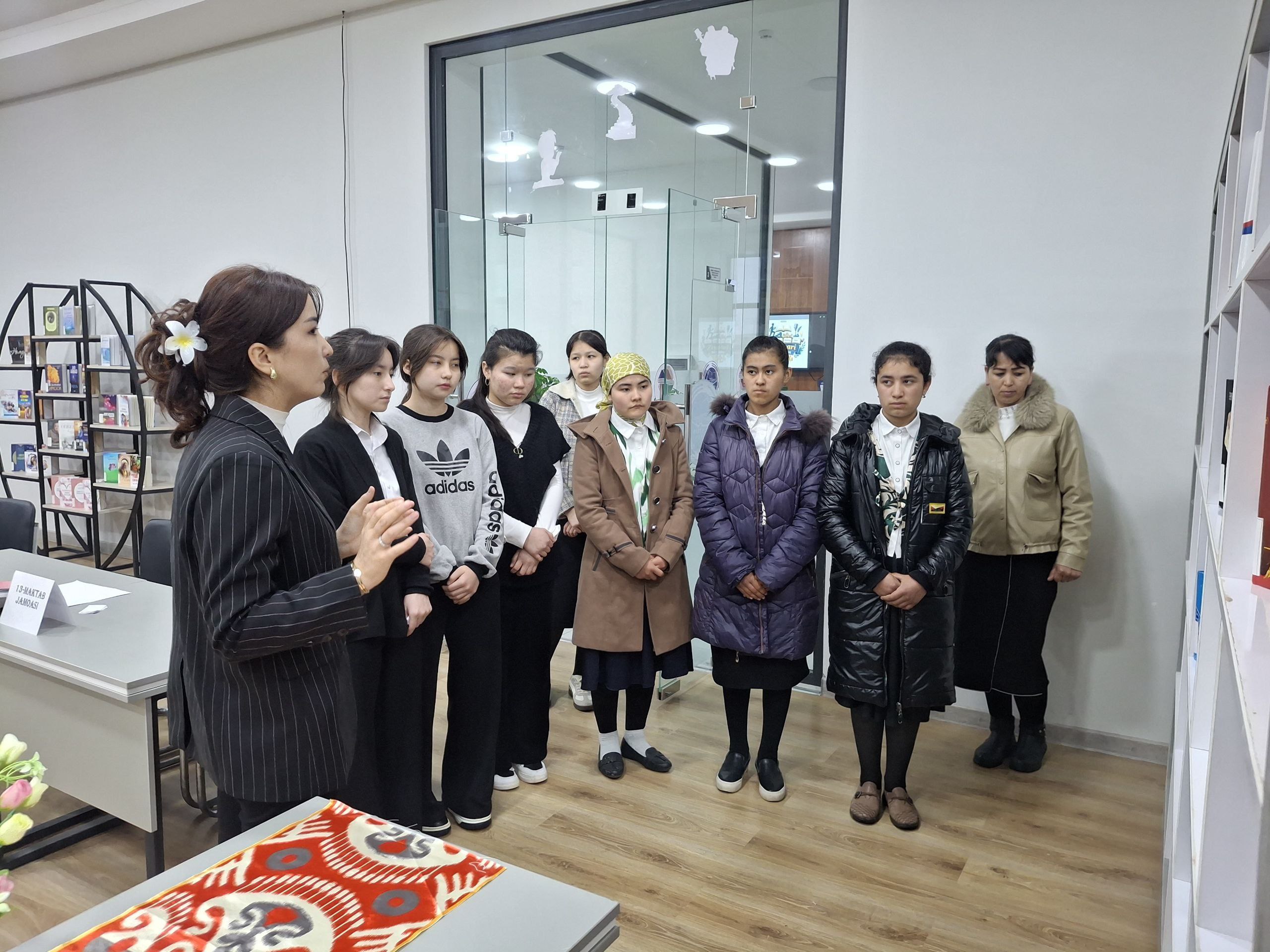 “Bilim sari ochilgan eshik”deb nomlangan sayohat tashkil etildi.