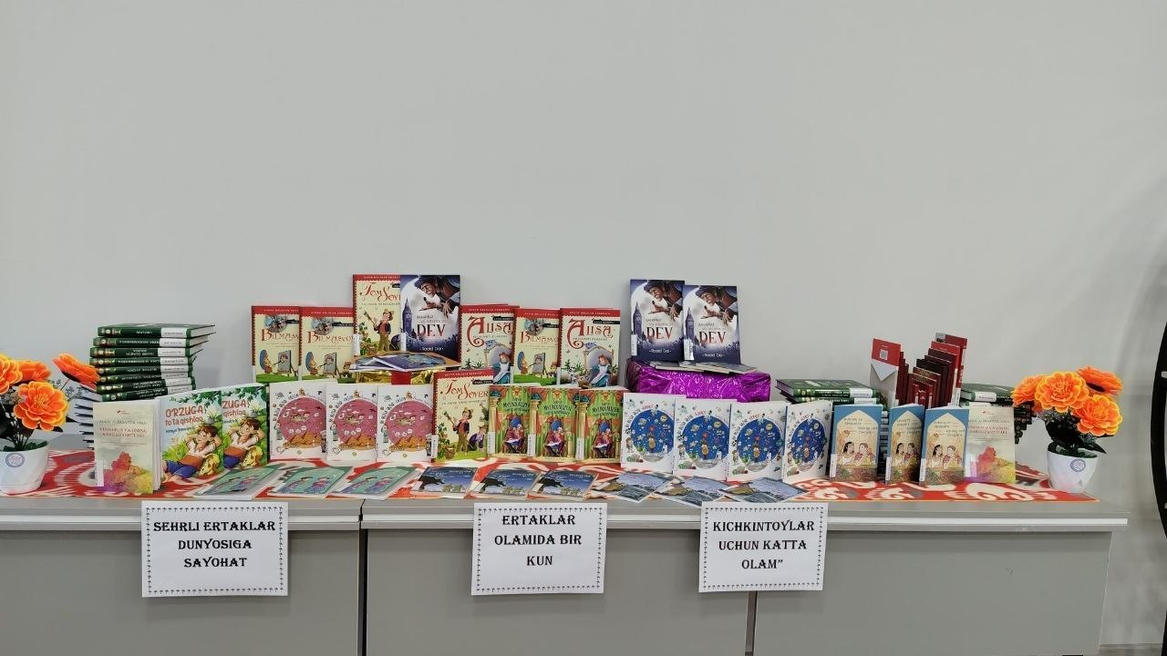 “Kichkintoylar uchun katta olam” nomli bolalar adabiyoti ko‘rgazmasi tashkil etildi.