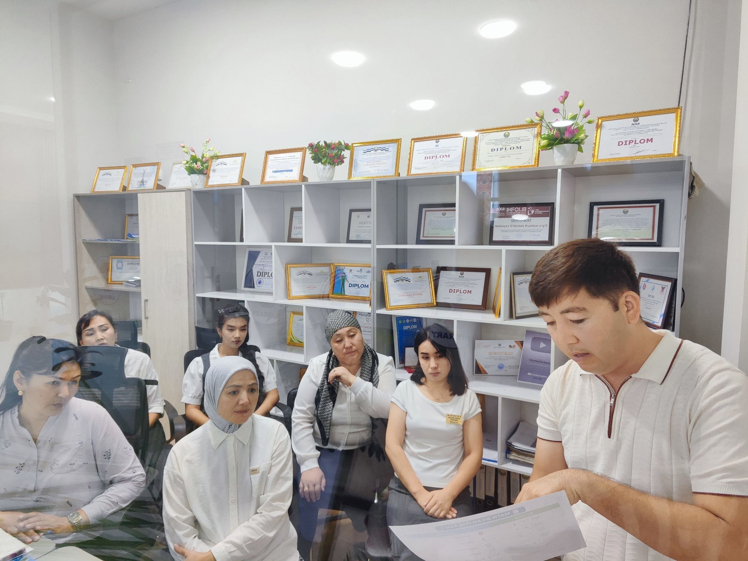 “Kompyuterda tez va samarali ishlash: klaviatura buyruqlari va ularning amaliy ahamiyati” mavzusida navbatdagi mahorat darsi tashkil etildi.