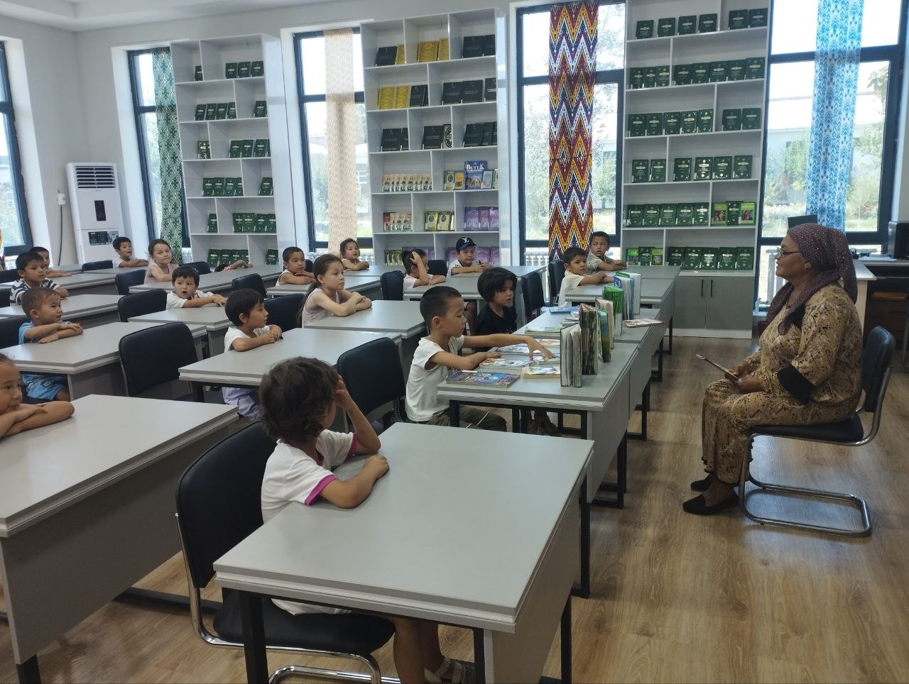 "Buvim aytgan ertaklar" mavzusida davra suhbati tashkil etildi.