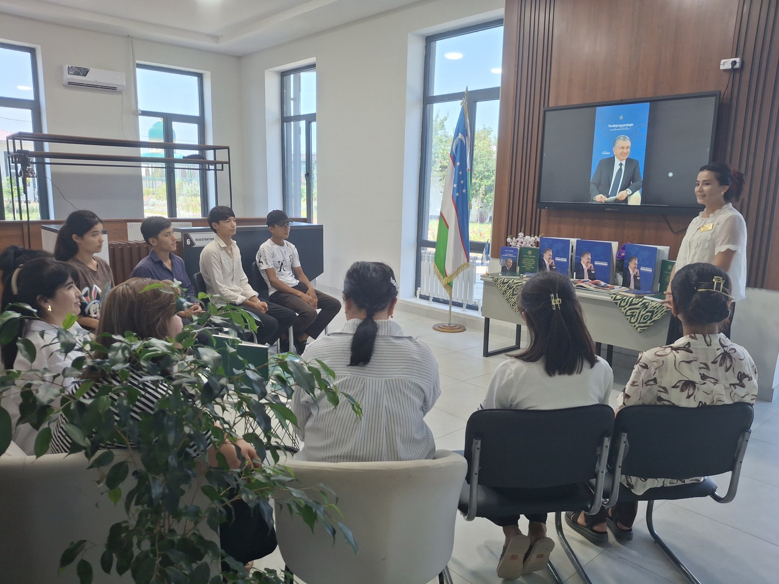 "Yangi Oʻzbekiston bunyodkori" mavzusida davra suhbati tashkil qilindi.