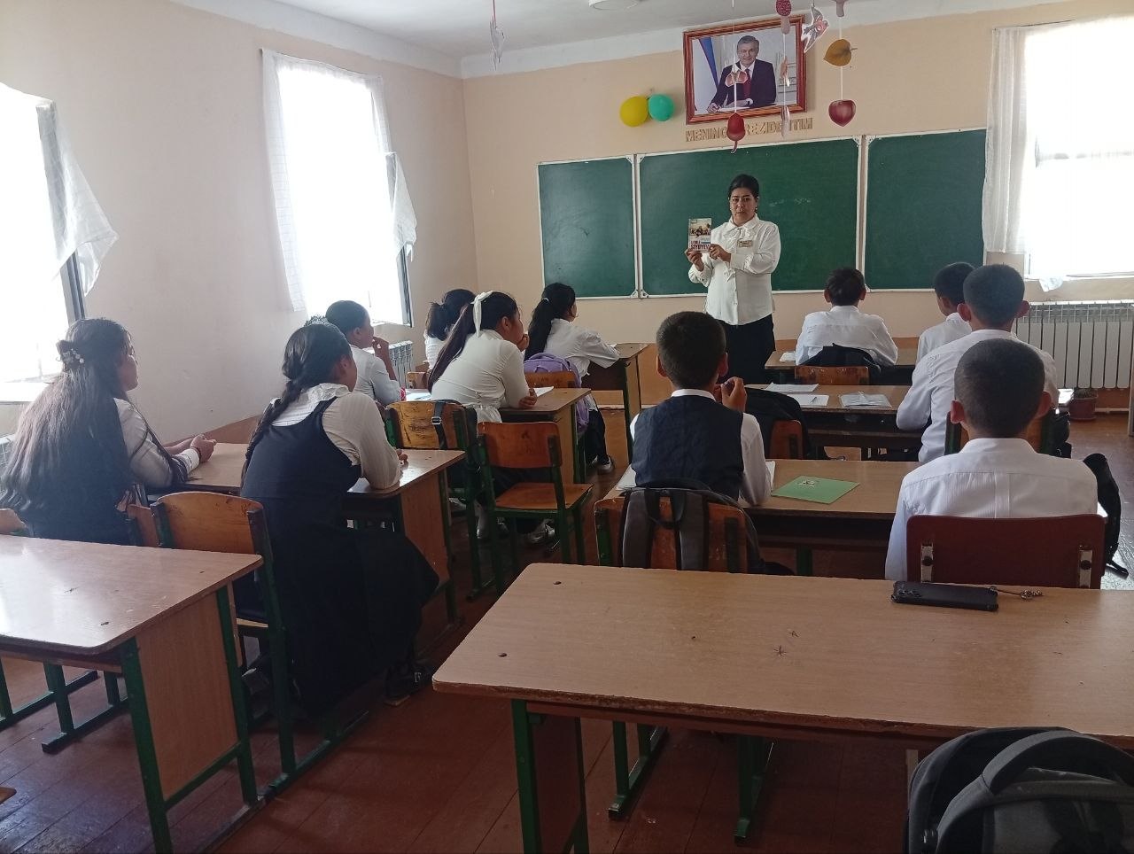 “Bir asar tarixi” mavzusida davra suhbati tashkil etildi.